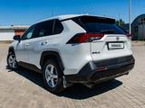 Toyota RAV4 2020 года за 14 600 000 тг. в Курчатов – фото 3