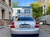 Volkswagen Passat 2004 годаүшін2 700 000 тг. в Астана – фото 4