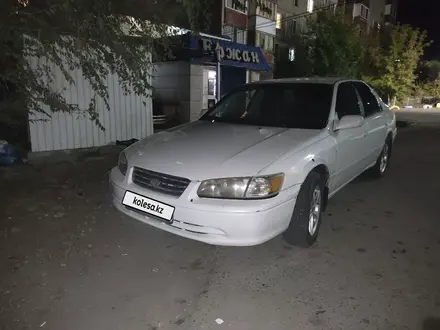 Toyota Camry 2000 года за 2 200 000 тг. в Караганда