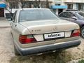 Mercedes-Benz E 200 1990 года за 580 000 тг. в Тараз – фото 2