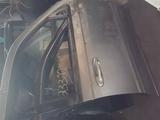 Дверь задняя правая на Тойота Секвойя за 35 000 тг. в Караганда