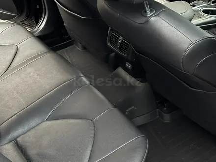 Toyota Camry 2023 года за 16 300 000 тг. в Караганда – фото 12
