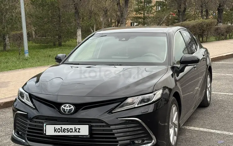 Toyota Camry 2023 года за 16 300 000 тг. в Караганда
