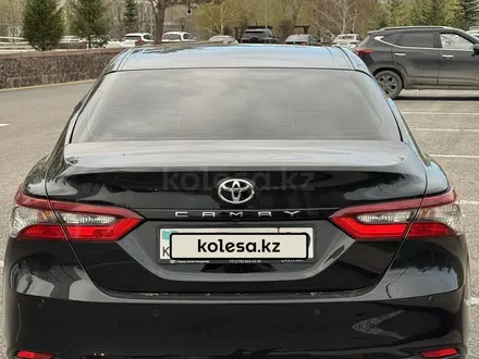 Toyota Camry 2023 года за 16 300 000 тг. в Караганда – фото 5