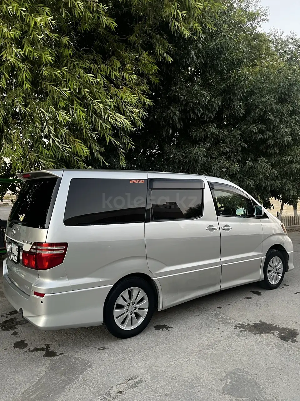 Toyota Alphard, 2005