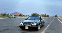 Mercedes-Benz E 230 1995 годаfor1 600 000 тг. в Астана
