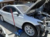 Toyota Camry 2018 года за 10 000 тг. в Алматы – фото 2