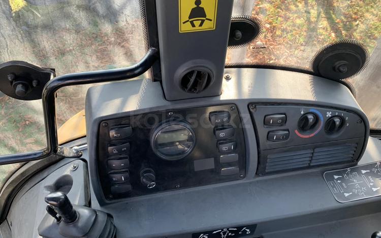 Mecalac TLB870 2023 г.