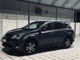 Toyota RAV4 2016 годаүшін5 800 000 тг. в Актау