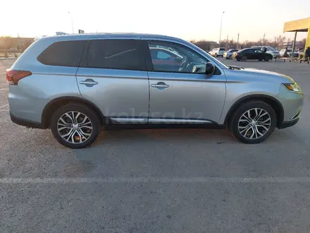 Mitsubishi Outlander 2018 года за 7 800 000 тг. в Актобе – фото 3