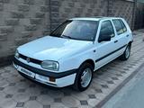 Volkswagen Golf 1994 годаүшін1 950 000 тг. в Тараз