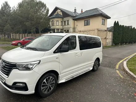 Hyundai Starex 2020 года за 13 800 000 тг. в Алматы – фото 3