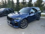BMW X7 2020 года за 40 500 000 тг. в Караганда – фото 2