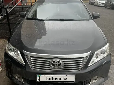 Toyota Camry 2014 года за 9 500 000 тг. в Актобе – фото 7