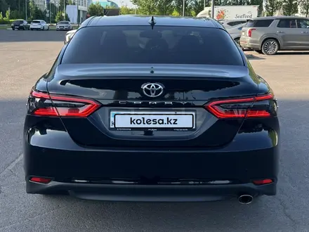 Toyota Camry 2023 года за 16 800 000 тг. в Астана – фото 3