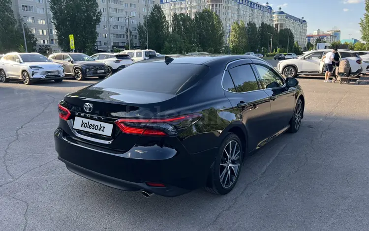 Toyota Camry 2023 года за 16 800 000 тг. в Астана