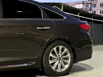 Hyundai Sonata 2016 года за 6 000 000 тг. в Актобе – фото 11