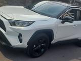 Toyota RAV4 2022 года за 19 900 000 тг. в Алматы – фото 4