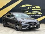 Toyota Camry 2021 года за 11 900 000 тг. в Атырау – фото 3