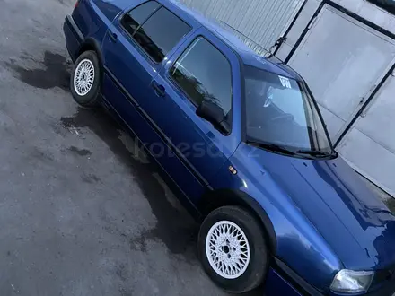 Volkswagen Vento 1995 года за 1 550 000 тг. в Караганда – фото 4