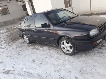 Volkswagen Vento 1994 года за 1 300 000 тг. в Шымкент – фото 3