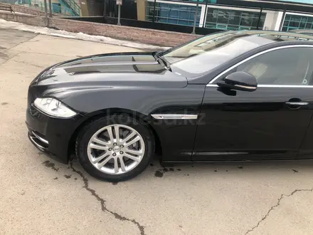 Jaguar XJ 2011 года за 17 000 000 тг. в Алматы – фото 26