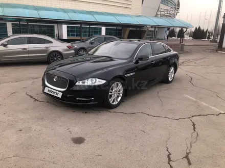 Jaguar XJ 2011 года за 17 000 000 тг. в Алматы – фото 2