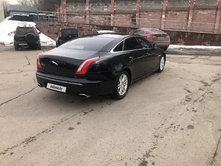 Jaguar XJ 2011 года за 17 000 000 тг. в Алматы – фото 9