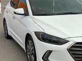 Hyundai Elantra 2017 годаfor7 800 000 тг. в Алматы – фото 4