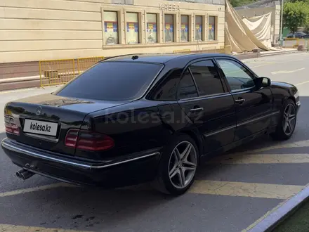 Mercedes-Benz E 320 2001 года за 3 900 000 тг. в Шымкент – фото 7