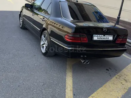 Mercedes-Benz E 320 2001 года за 3 900 000 тг. в Шымкент – фото 5