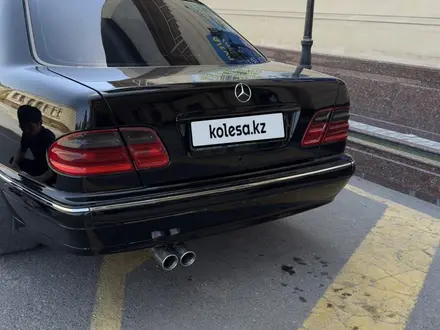Mercedes-Benz E 320 2001 года за 3 900 000 тг. в Шымкент – фото 8