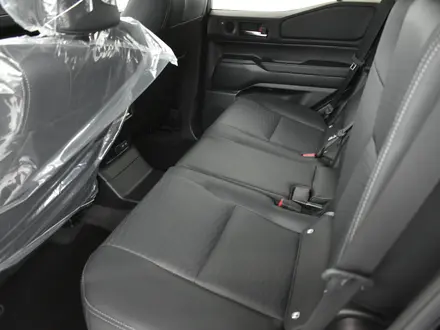 Toyota Land Cruiser Prado Luxe+ 2025 года за 45 390 000 тг. в Атырау – фото 4