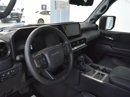 Toyota Land Cruiser Prado Luxe+ 2025 года за 45 390 000 тг. в Атырау – фото 5