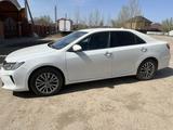 Toyota Camry 2016 года за 10 500 000 тг. в Актобе – фото 3