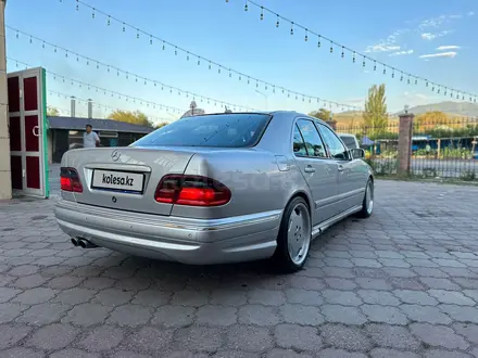 Mercedes-Benz E 55 AMG 2001 года за 8 100 000 тг. в Алматы – фото 20