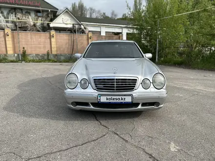 Mercedes-Benz E 55 AMG 2001 года за 8 100 000 тг. в Алматы – фото 2