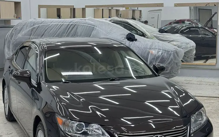 Lexus ES 250 2013 годаfor13 900 000 тг. в Астана