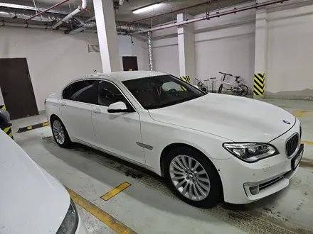 BMW 750 2012 года за 15 000 000 тг. в Астана – фото 3