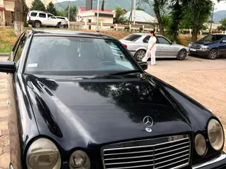 Mercedes-Benz E 280