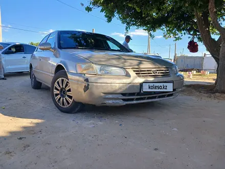 Toyota Camry 1997 года за 3 000 000 тг. в Кульсары – фото 2