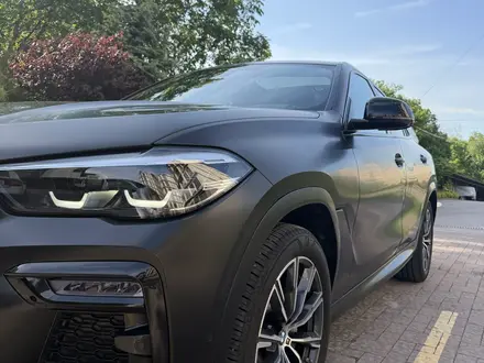 BMW X6 2020 года за 36 500 000 тг. в Алматы – фото 2