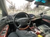 Toyota Camry 2003 года за 5 900 000 тг. в Шымкент – фото 2