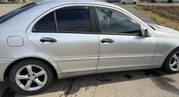 Mercedes-Benz C 240 2000 года за 2 000 000 тг. в Лисаковск – фото 5