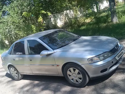 Opel Vectra 1998 года за 1 200 000 тг. в Атакент – фото 2