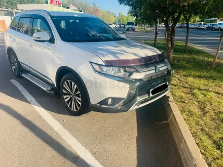 Mitsubishi Outlander 2019 года за 12 780 000 тг. в Астана – фото 8