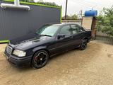 Mercedes-Benz C 200 1999 годаүшін750 000 тг. в Алматы – фото 2