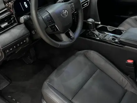 Toyota Camry Luxe 2026 года за 23 190 000 тг. в Алматы – фото 15