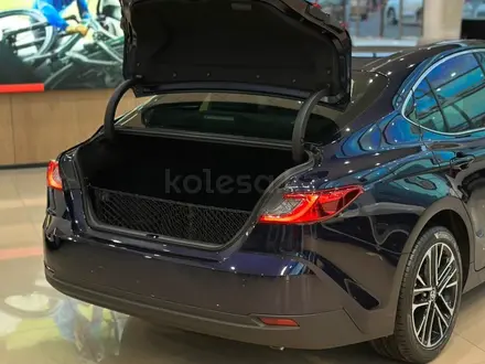 Toyota Camry Luxe 2026 года за 23 190 000 тг. в Алматы – фото 9