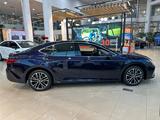 Toyota Camry Luxe 2026 года за 23 190 000 тг. в Алматы – фото 5